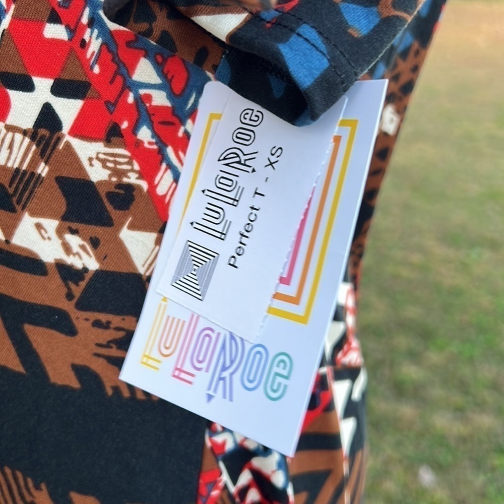 Lularoe Perfect T - Picture 3 of 5